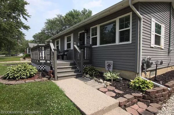 Grand Blanc, MI 48439,6287 Woodsdale Drive