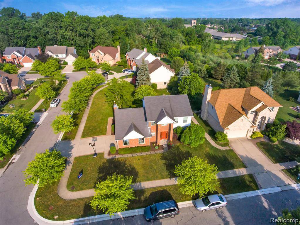 Canton, MI 48188,660 PHEASANT WOODS Drive