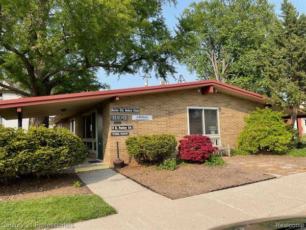 130 WASHINGTON Street, Marine, MI