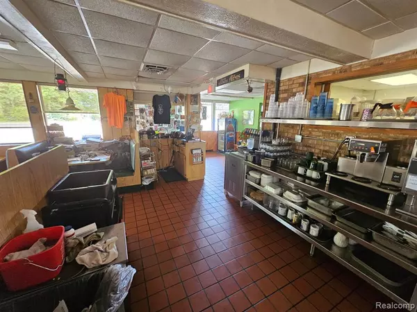 Oscoda, MI 48750,884 S STATE Street