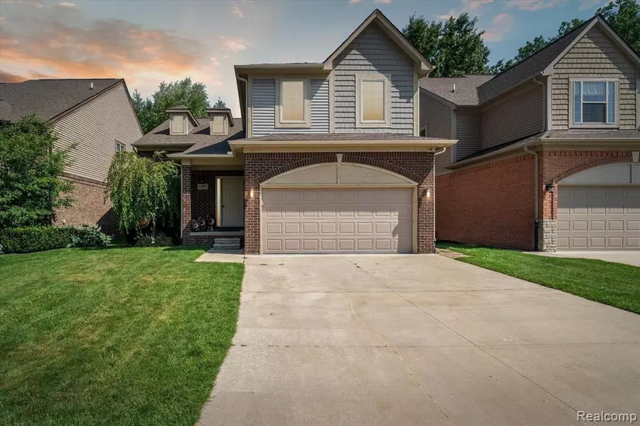 13897 GRANDEUR Avenue, Utica, MI 48315