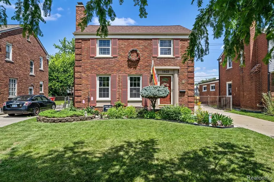 1922 VAN ANTWERP Street, Grosse Pointe Woods, MI 48236