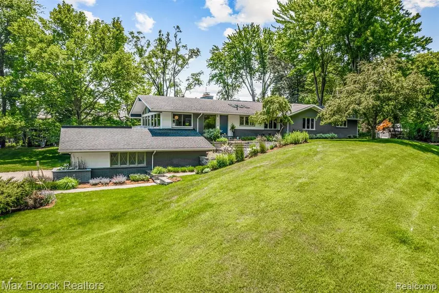 25838 HERSHEYVALE Drive, Franklin, MI 48025