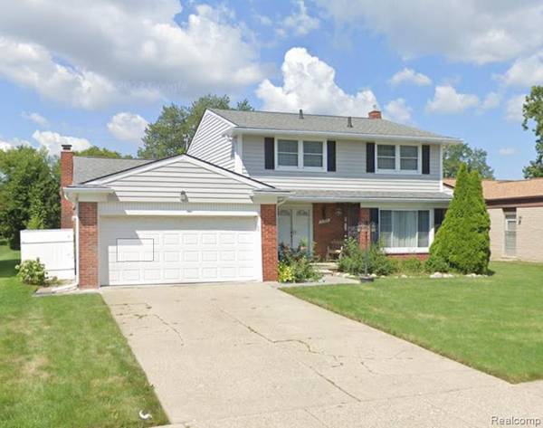 27095 FAIRFAX Street, Southfield, MI 48076