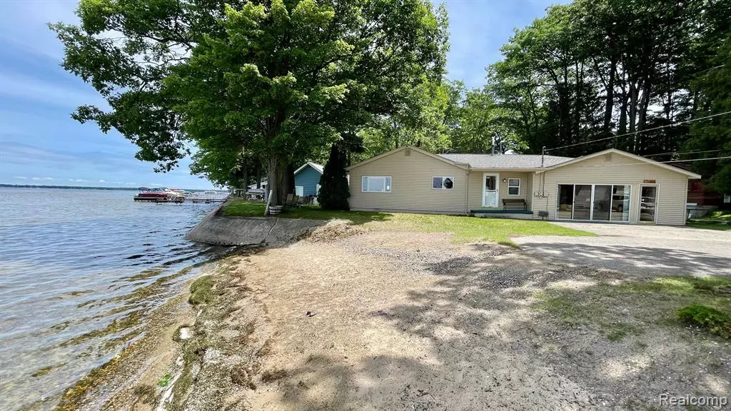 328 Sheridan Drive, Prudenville, MI 48651