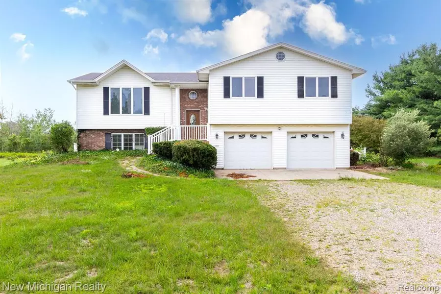 1689 N BRANCH Road, North Branch, MI 48461