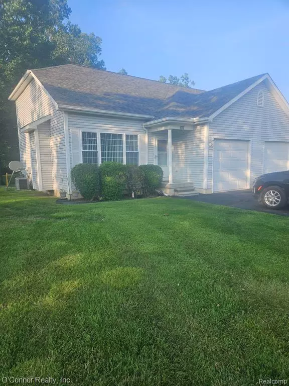 2048 WRIGHT Lane, Marysville, MI 48040