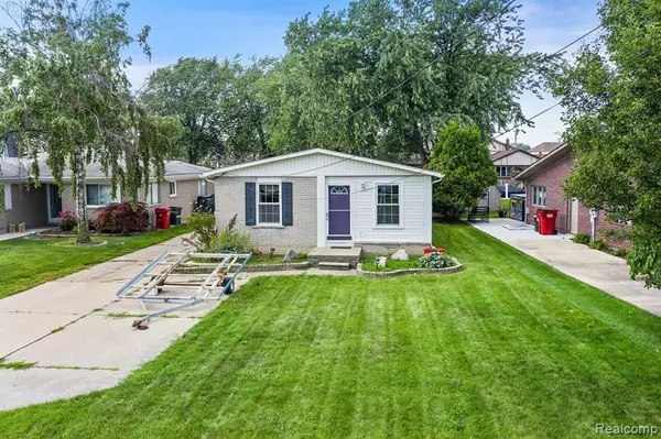 38145 CIRCLE Drive, Harrison Township, MI