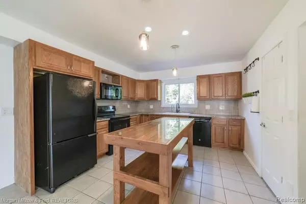 Davisburg, MI 48350,8202 TINDALL Road