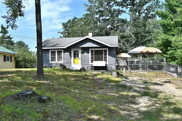 St. Helen, MI 48656,1221 HOLLYWOOD Drive