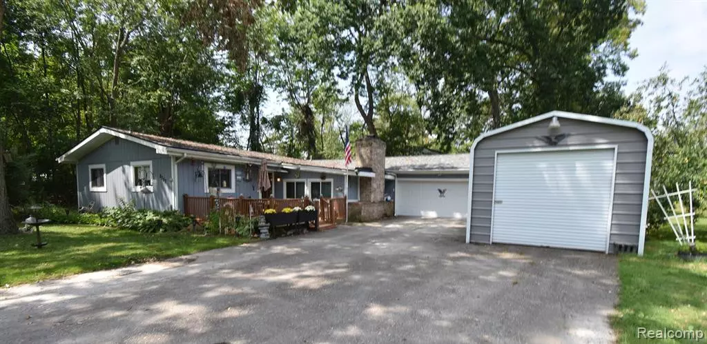 8787 Parkview Dr., Gregory, MI 48137