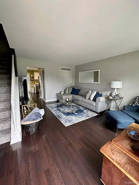 Harrison Township, MI,28096 COLERIDGE Street