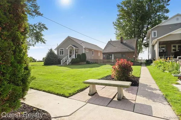 Monroe, MI 48162,2934 LAKESHORE Drive