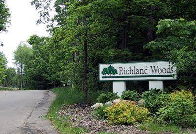 9122 Richland Woods Drive, Richland, MI 49083