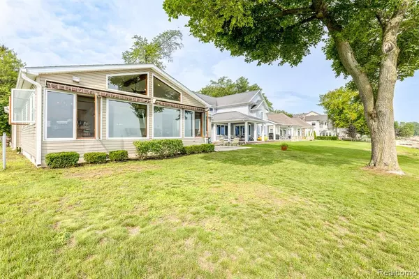 Fort Gratiot, MI 48059,6212 WILDROSE