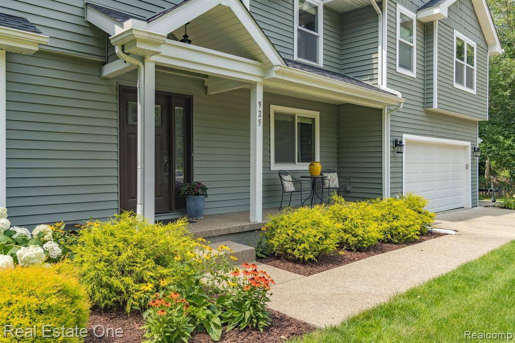 Commerce Twp, MI 48382,925 Polvadera Street