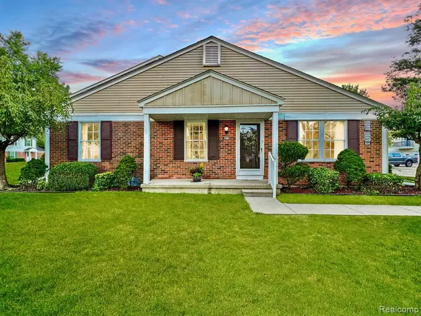 24684 Spring Lane, Harrison Township, MI