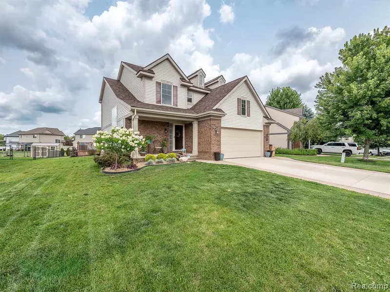 9002 BIRCH POINTE Drive, Newport, MI 48166