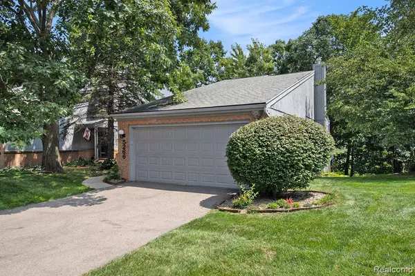 East Lansing, MI 48823,5266 E Hidden Lake Drive