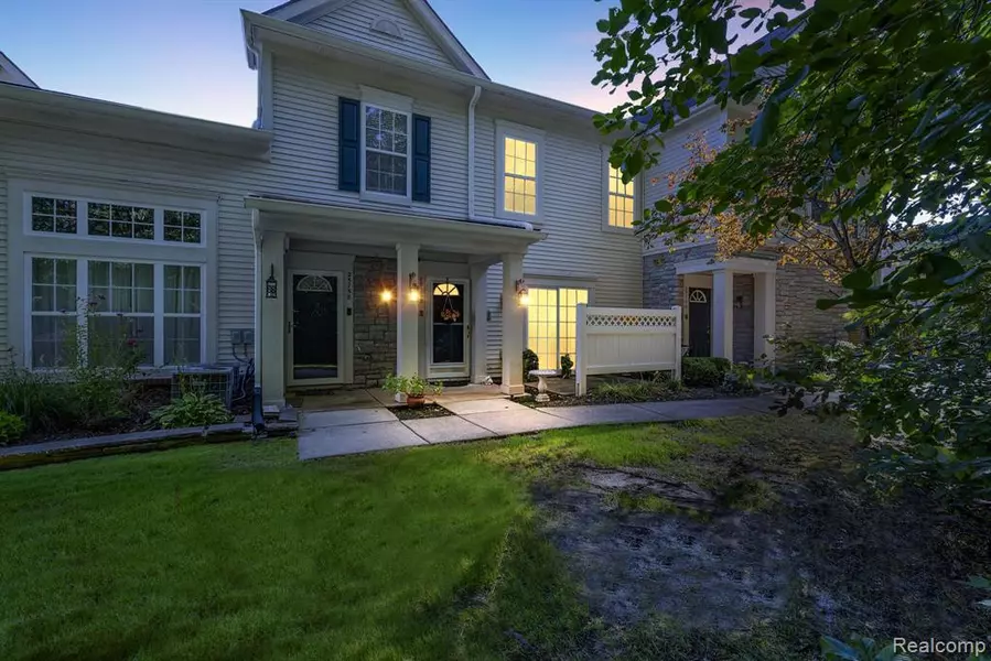 25762 MARITIME S Circle, Harrison Township, MI