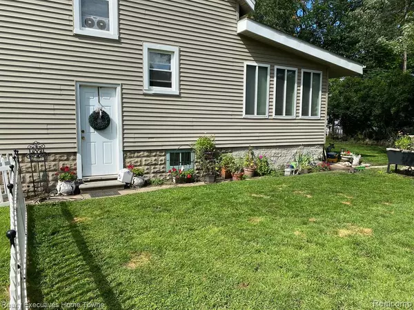 Port Huron, MI 48060,2024 9TH Street