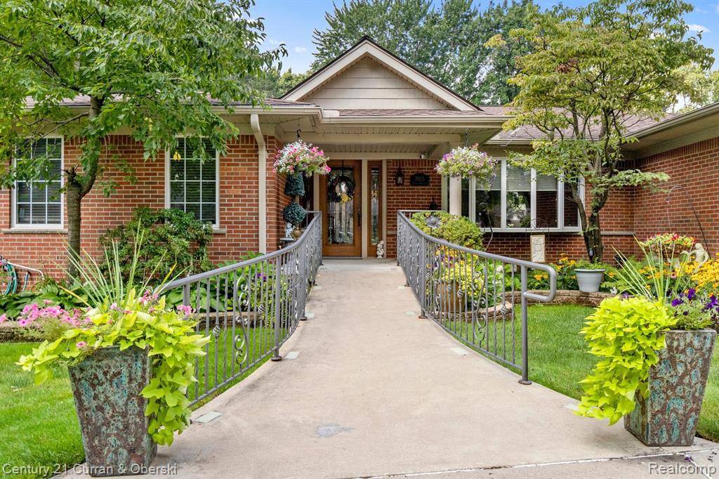 Dearborn Heights, MI 48127,865 N GULLEY Road
