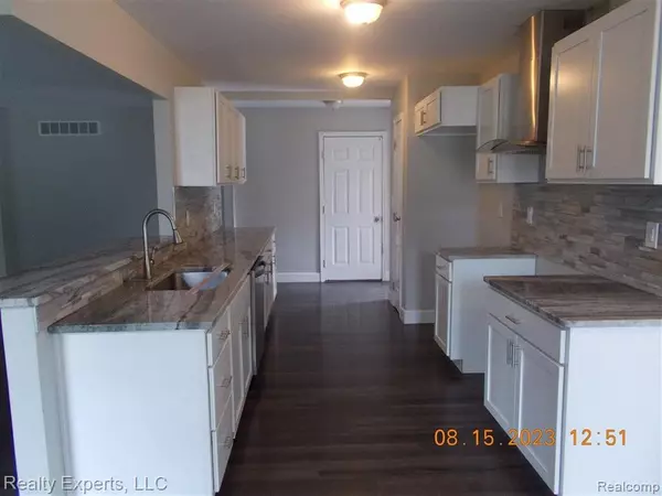 Monroe, MI 48162,1207 SANDY CREEK Road