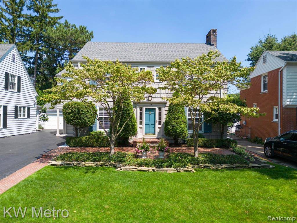 114 MEADOW Lane, Grosse Pointe Farms, MI 48236