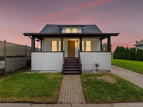 890 E BENNETT Avenue, Ferndale, MI 48220