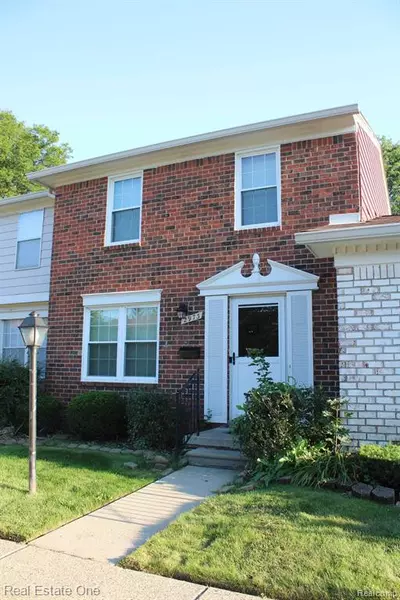 2973 SEATON CIRCUIT N, Warren, MI 48091