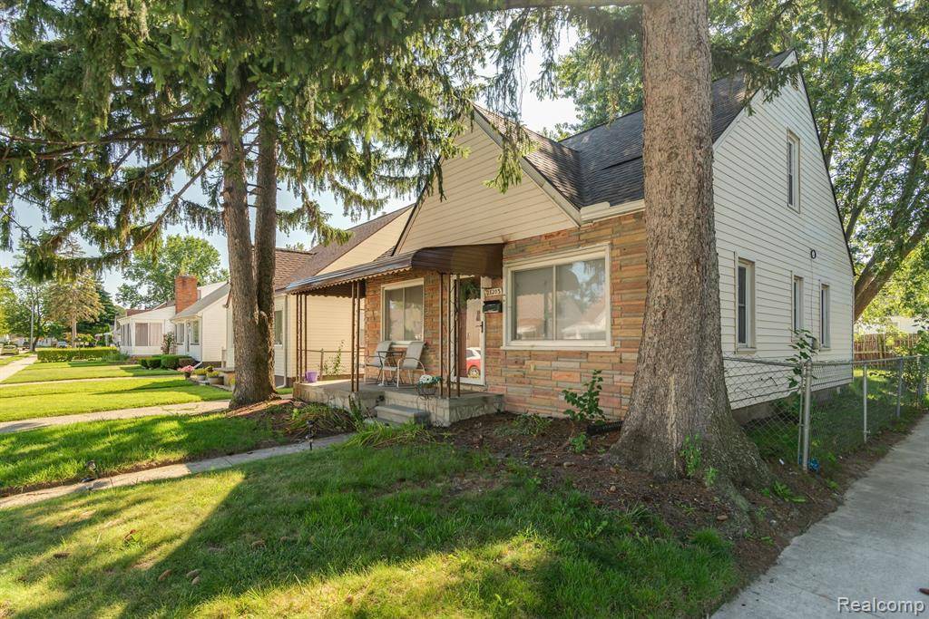 Roseville, MI 48066,28203 HILLVIEW Street