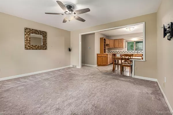 Davisburg, MI 48350,9045 SHERWOOD Drive