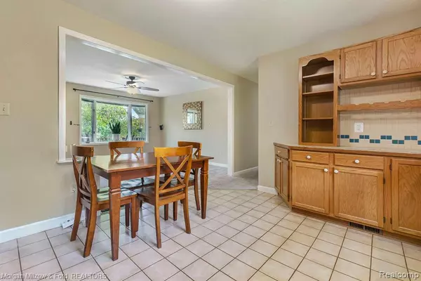 Davisburg, MI 48350,9045 SHERWOOD Drive