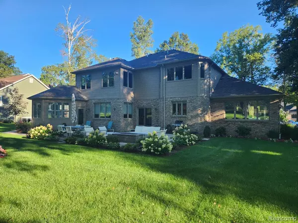 Fort Gratiot, MI 48059,4301 GREENVIEW Circle
