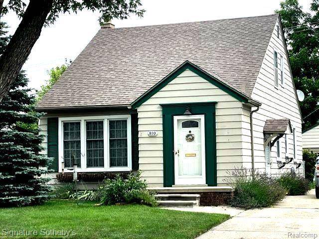 810 N HIGHLAND Street, Dearborn, MI 48128