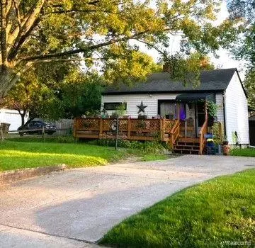 161 W NEW YORK Avenue, Pontiac, MI 48340