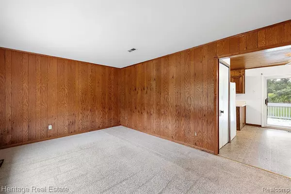 Columbiaville, MI 48421,757 W BARNES LAKE Road