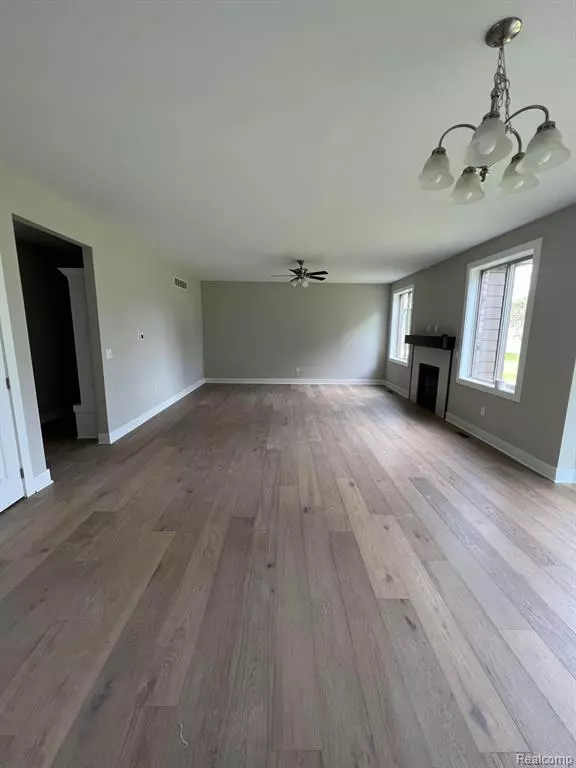 New Baltimore, MI 48047,50270 OAKBROOKE Drive