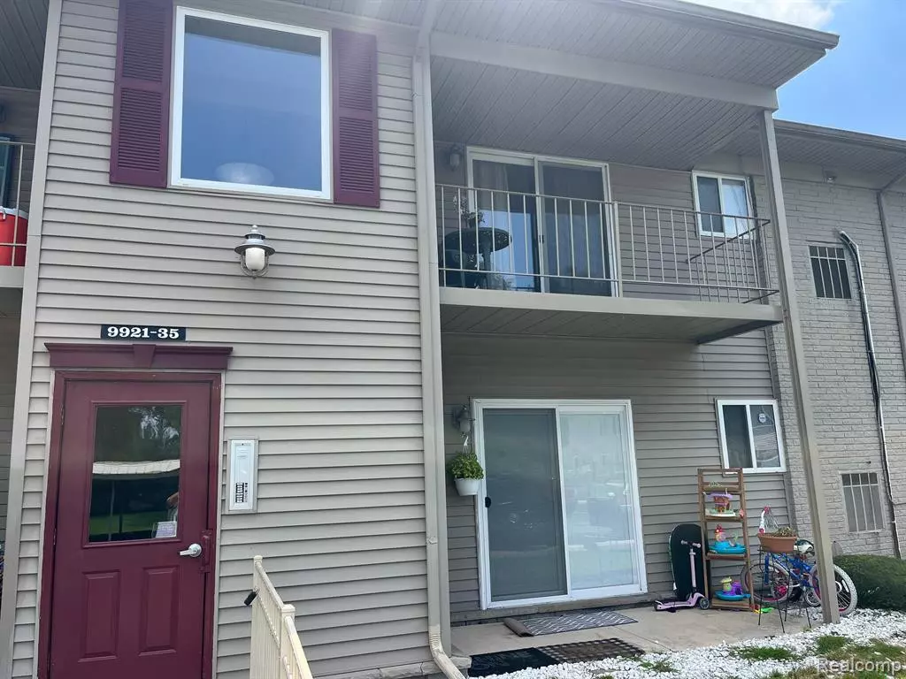 Allen Park, MI 48101,9933 ALLEN POINTE Drive