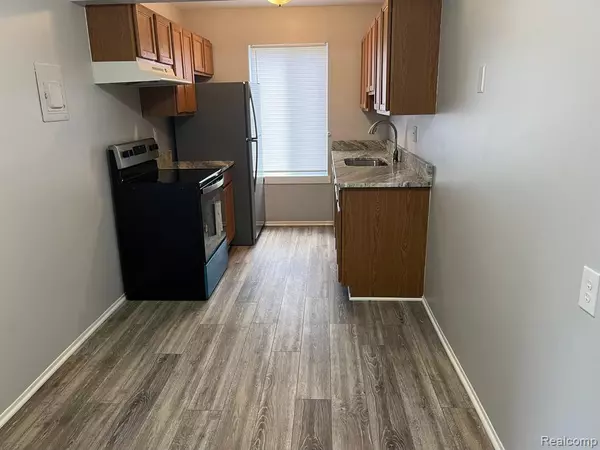 Allen Park, MI 48101,9926 ALLEN POINTE Drive