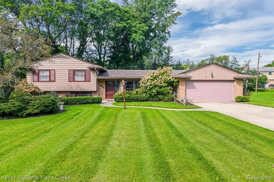 31133 PICKWICK Lane, Beverly Hills, MI 48025