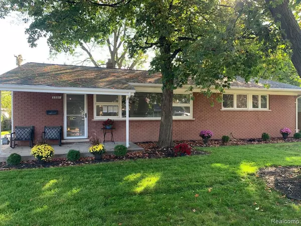 2531 NORWOOD Road, Trenton, MI 48183