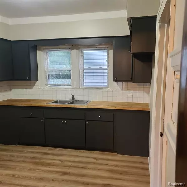Mount Clemens, MI 48043,113 HUBBARD Street