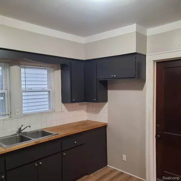 Mount Clemens, MI 48043,113 HUBBARD Street