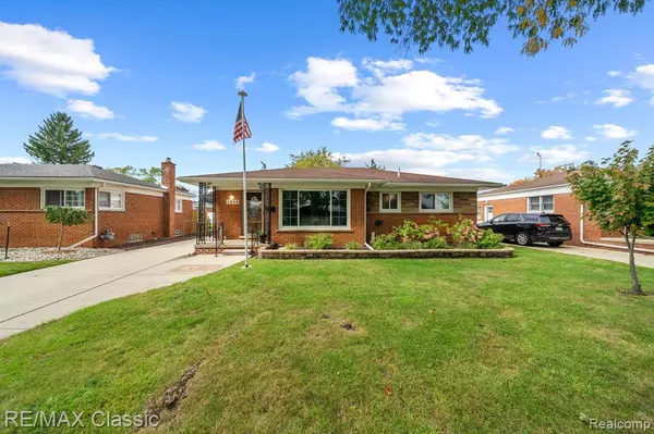 1908 GRANGE Road, Trenton, MI 48183