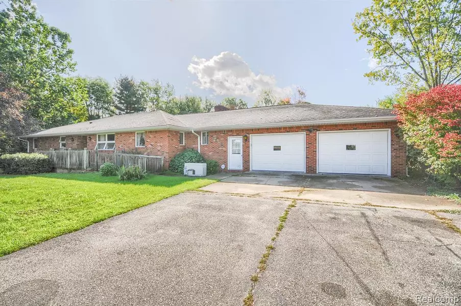 6868 ARMSTRONG Road, Imlay City, MI 48444