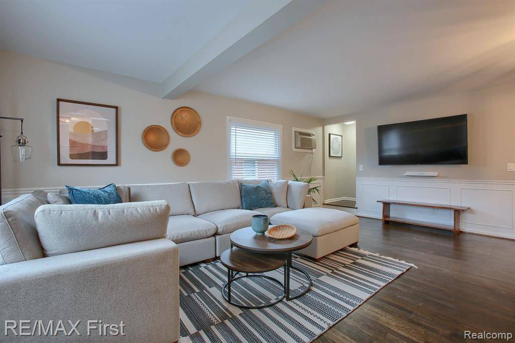Royal Oak, MI 48073,4817 Briarwood Avenue