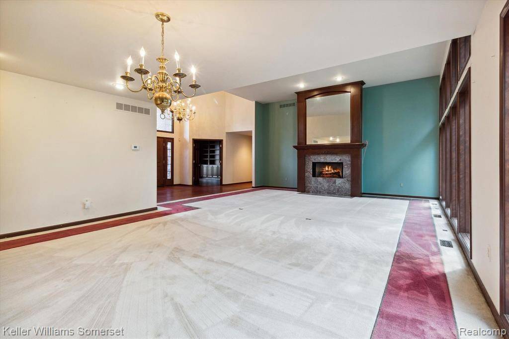 Farmington Hills, MI 48331,27184 CAMBRIDGE Lane