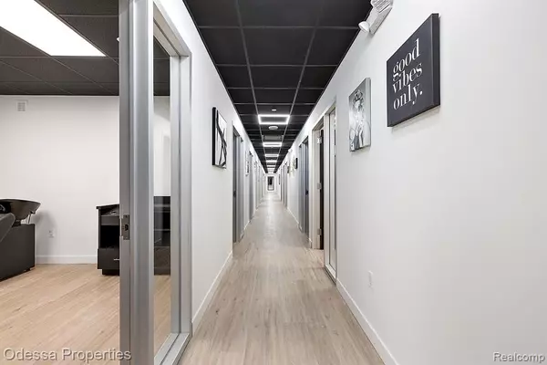 Troy, MI 48084,801 W BIG BEAVER Road