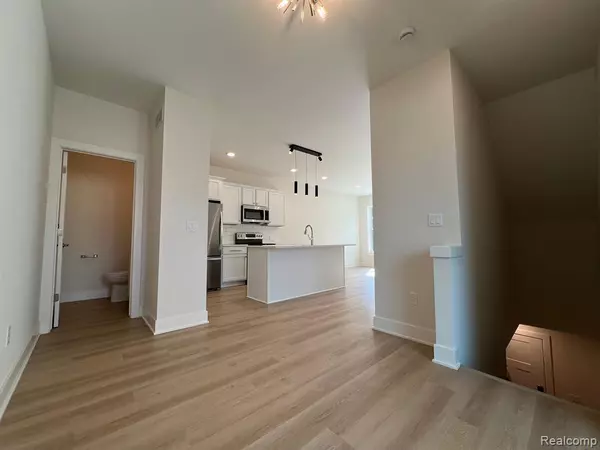 Ferndale, MI 48220,397 E BRECKENRIDGE UNIT 102 Street